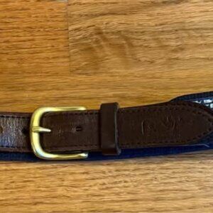 Vineyard Whale Canvas Club Belt Men's size 30, blue